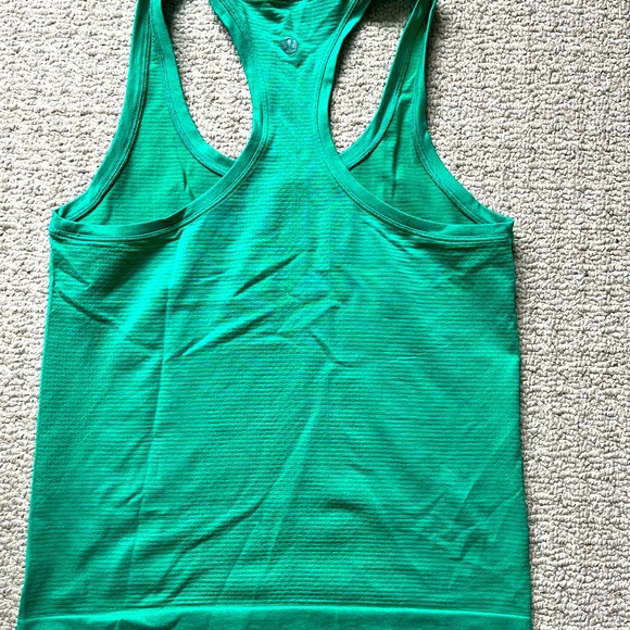 Lululemon Swiftly Tech Racer Back Tank Top 2.0. Race Length size 4 - Picture 4 of 5